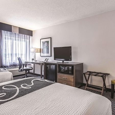 La Quinta By Wyndham Hartford Bradley Airport Hotell Windsor Locks Eksteriør bilde