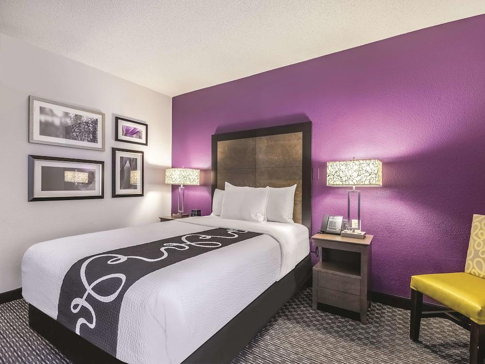 La Quinta By Wyndham Hartford Bradley Airport Hotell Windsor Locks Eksteriør bilde