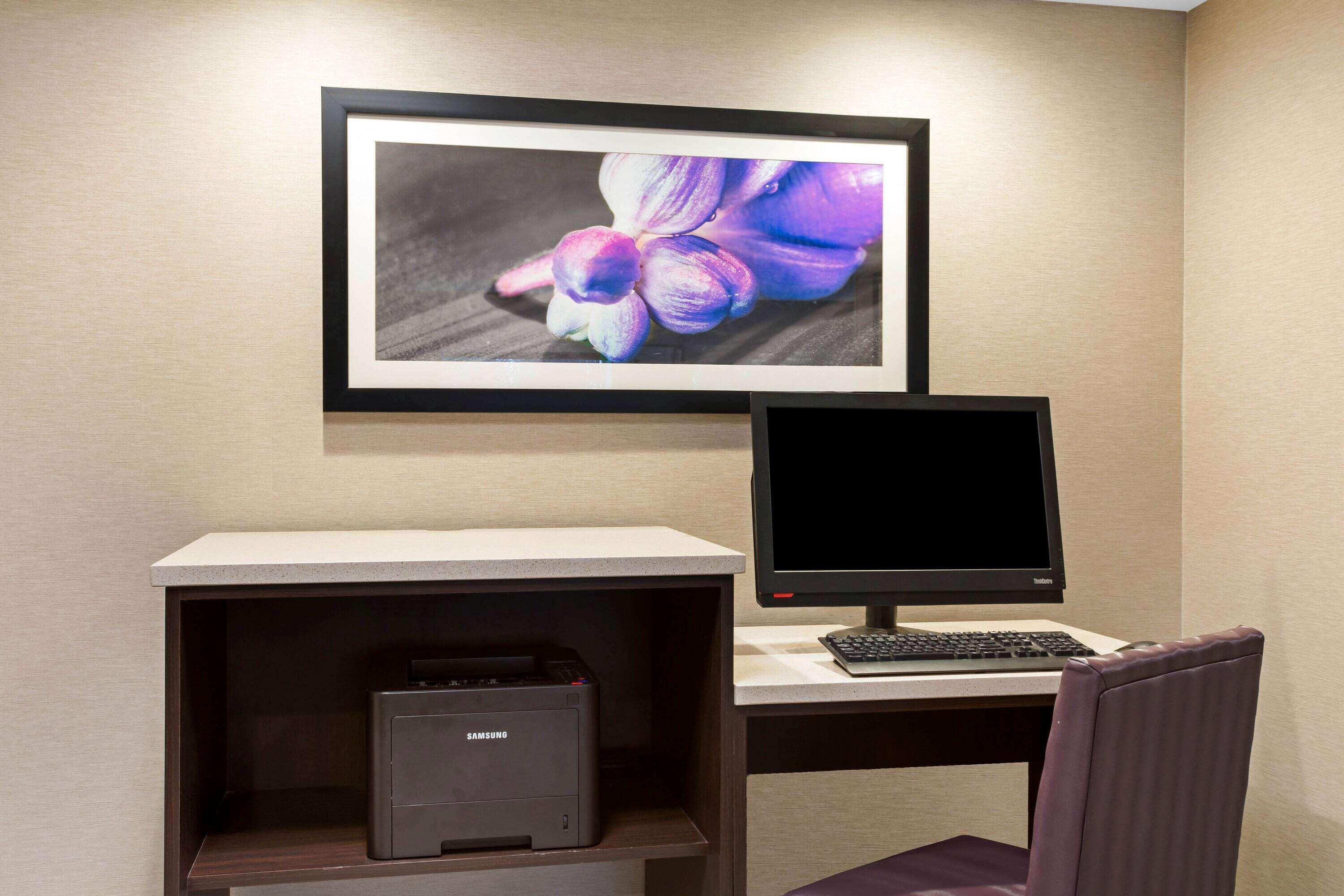 La Quinta By Wyndham Hartford Bradley Airport Hotell Windsor Locks Eksteriør bilde