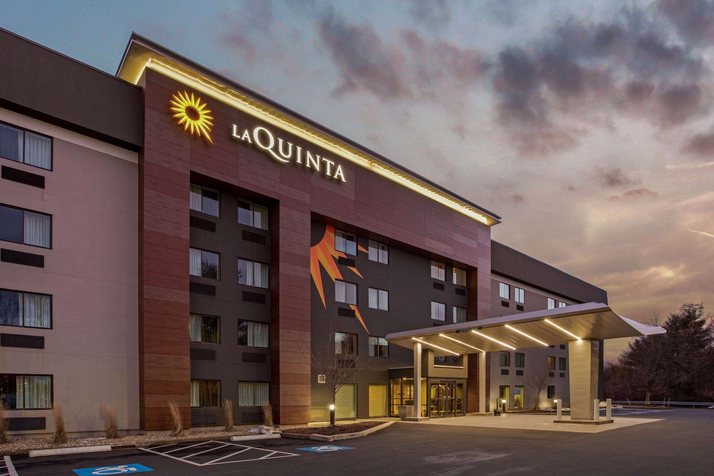 La Quinta By Wyndham Hartford Bradley Airport Hotell Windsor Locks Eksteriør bilde
