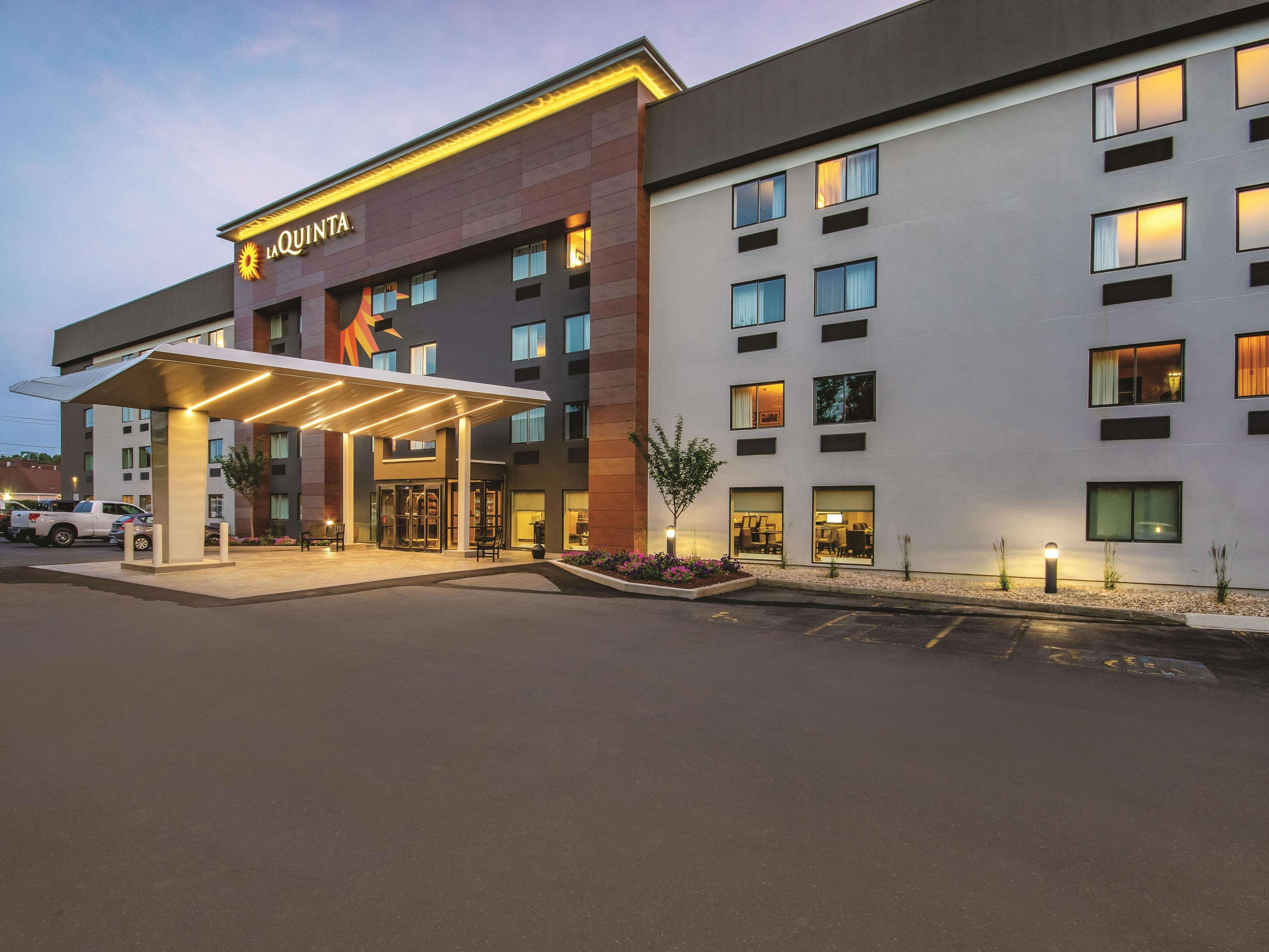 La Quinta By Wyndham Hartford Bradley Airport Hotell Windsor Locks Eksteriør bilde