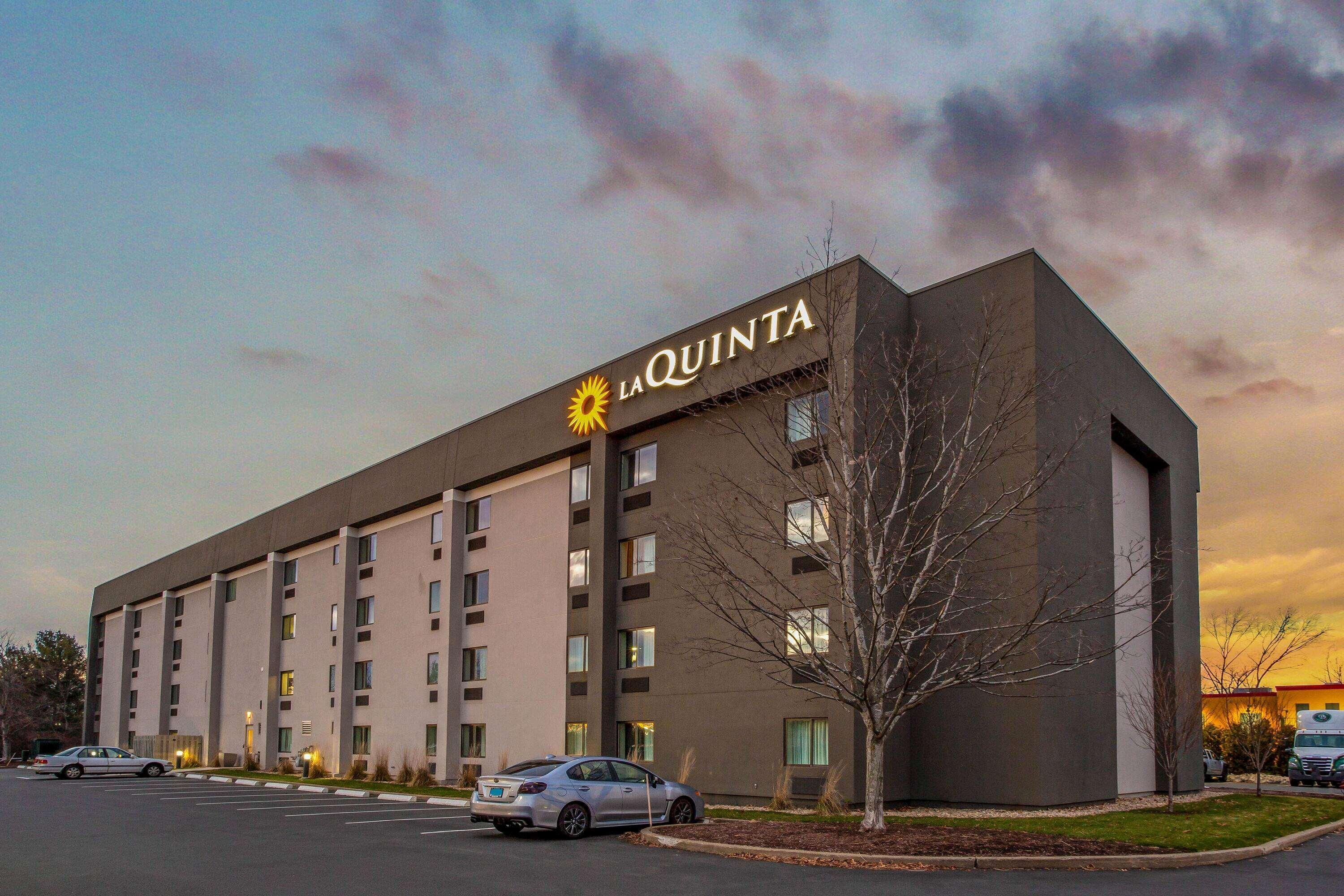 La Quinta By Wyndham Hartford Bradley Airport Hotell Windsor Locks Eksteriør bilde