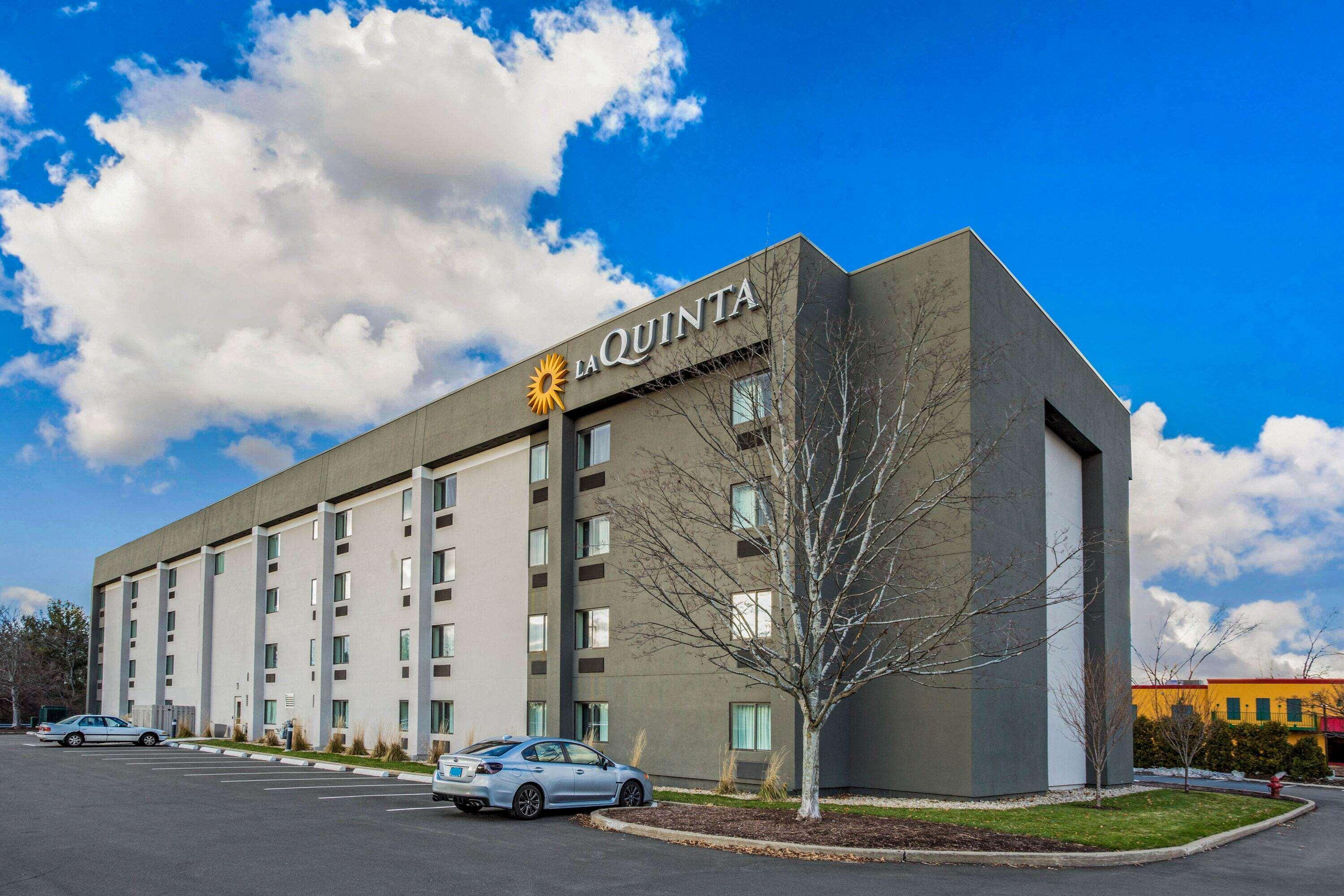 La Quinta By Wyndham Hartford Bradley Airport Hotell Windsor Locks Eksteriør bilde