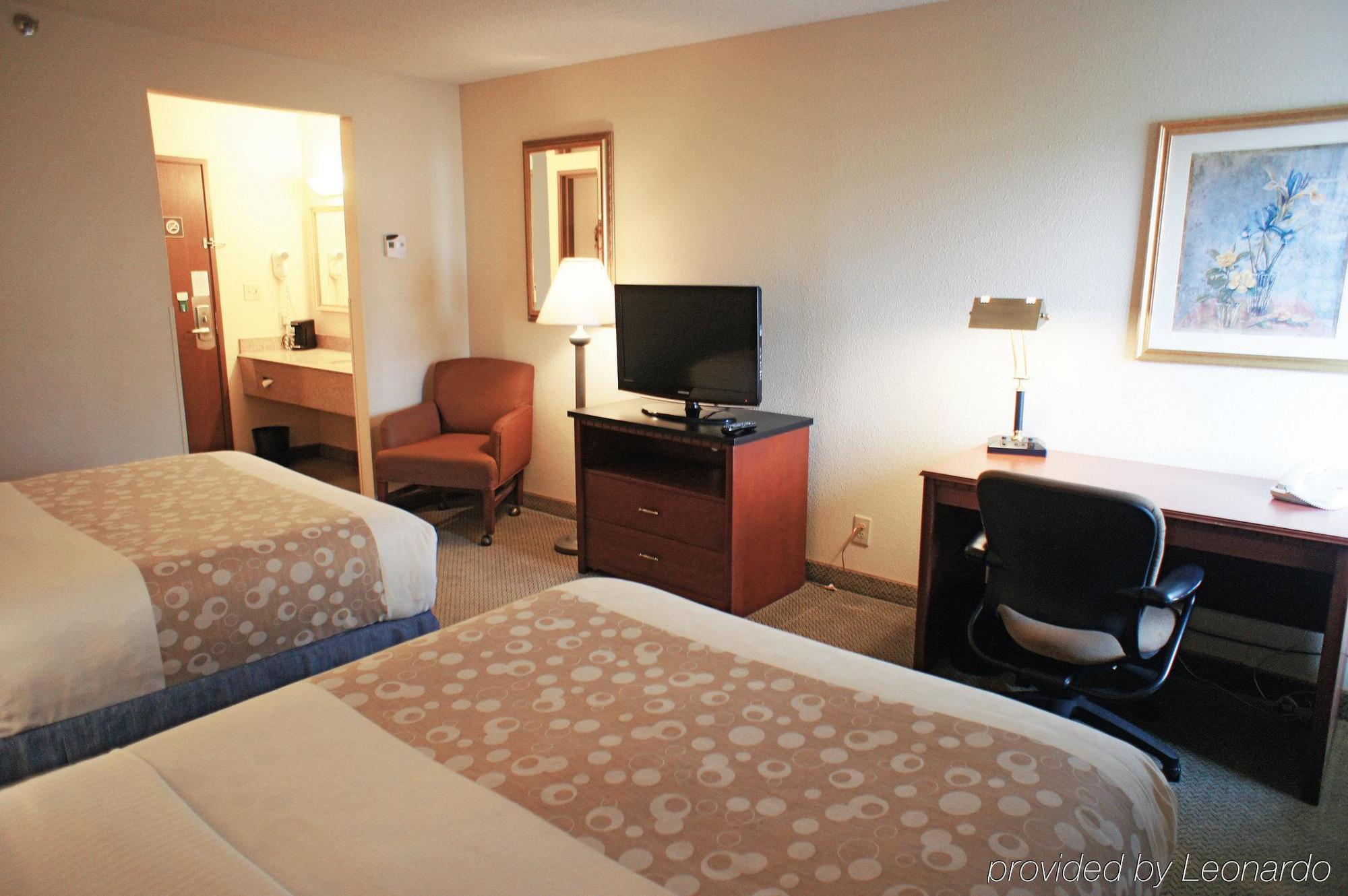La Quinta By Wyndham Hartford Bradley Airport Hotell Windsor Locks Eksteriør bilde