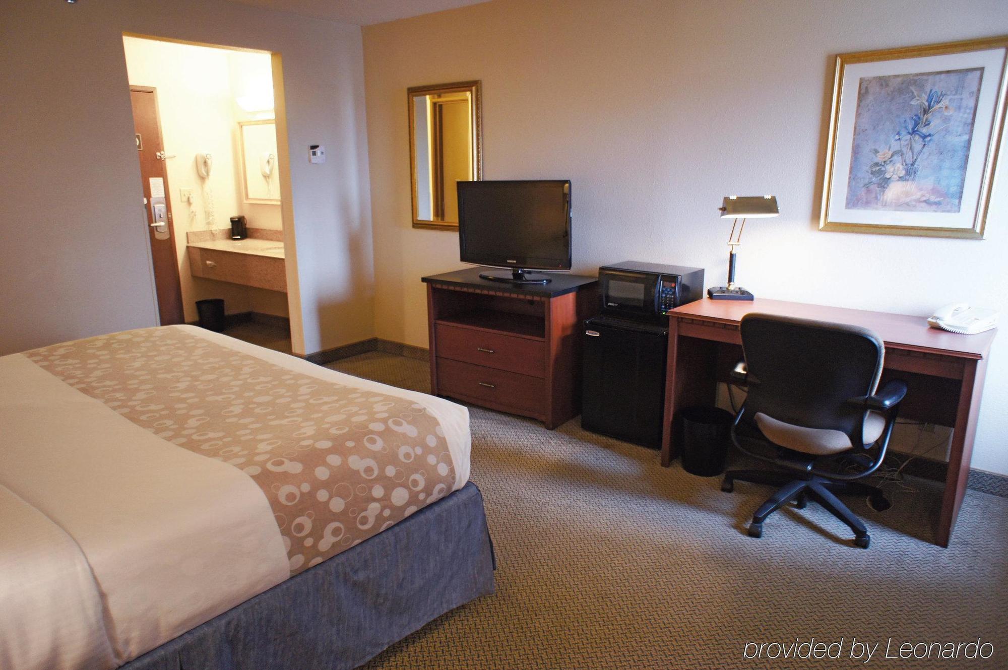 La Quinta By Wyndham Hartford Bradley Airport Hotell Windsor Locks Eksteriør bilde