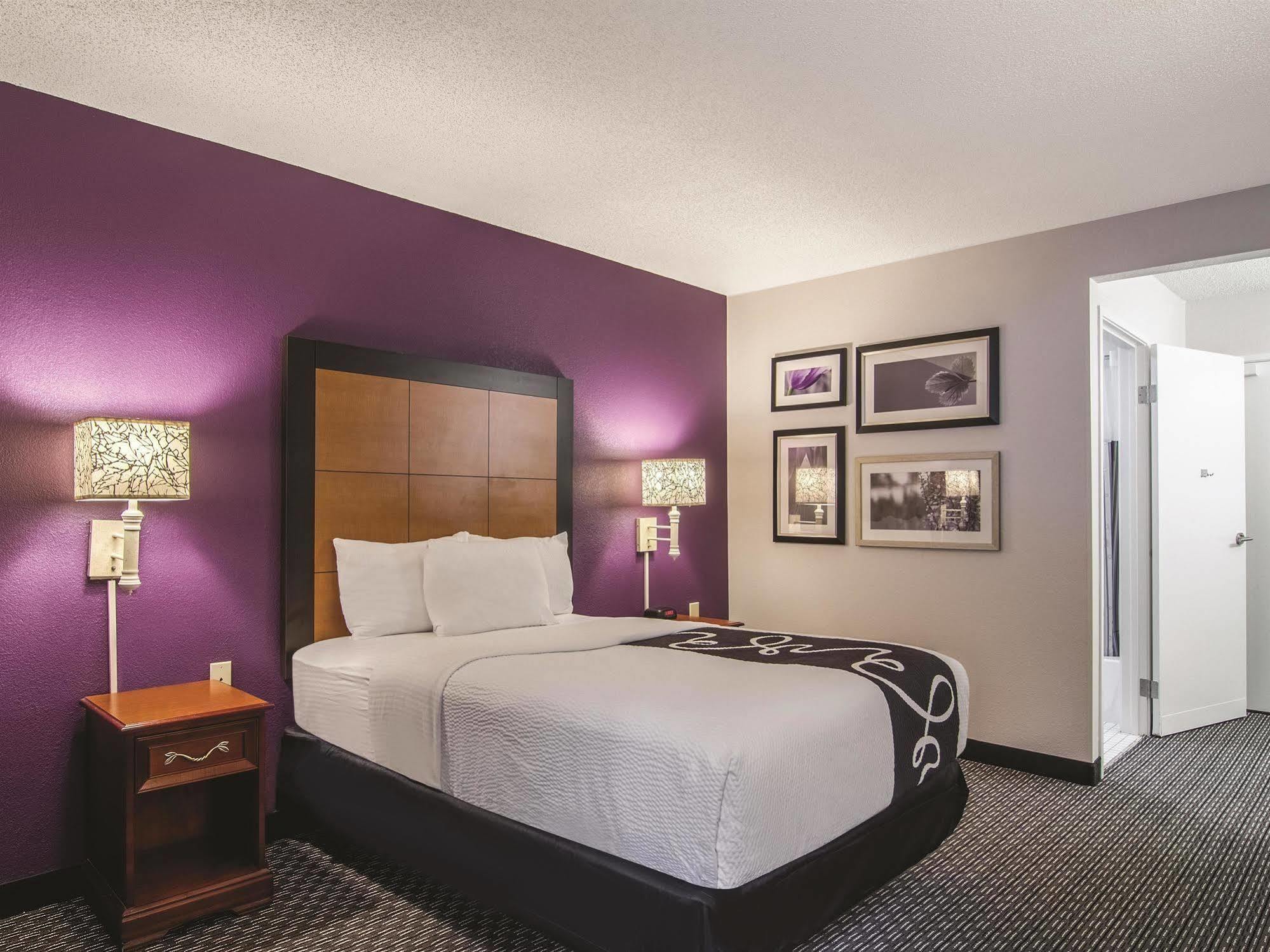 La Quinta By Wyndham Hartford Bradley Airport Hotell Windsor Locks Eksteriør bilde