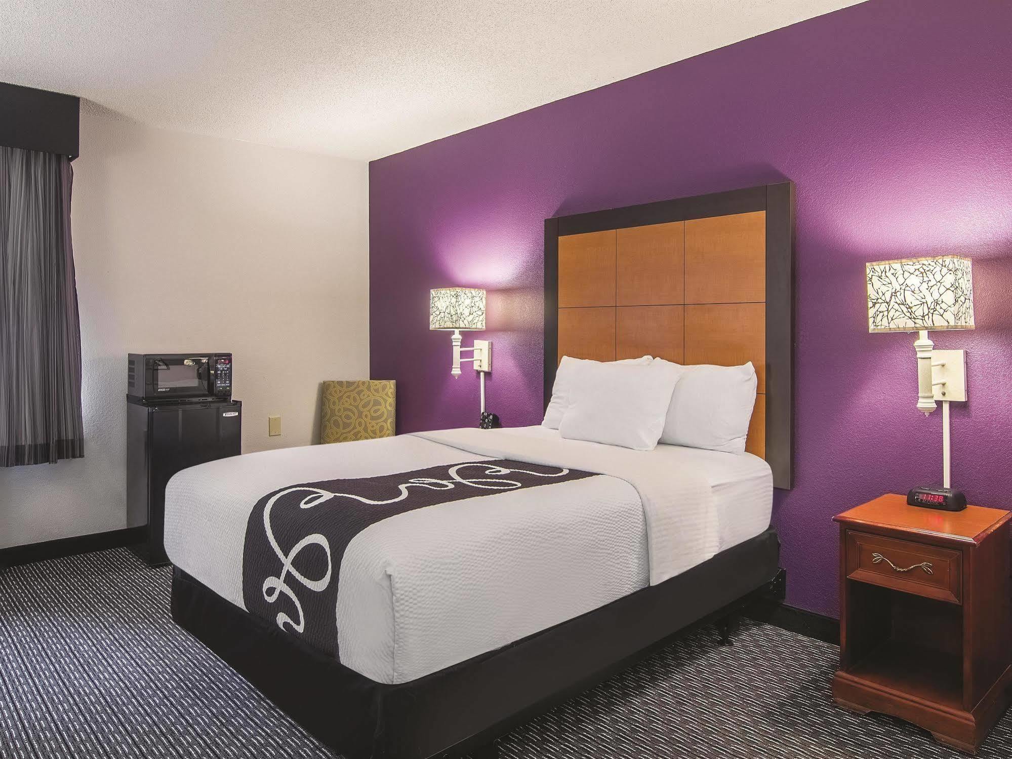 La Quinta By Wyndham Hartford Bradley Airport Hotell Windsor Locks Eksteriør bilde