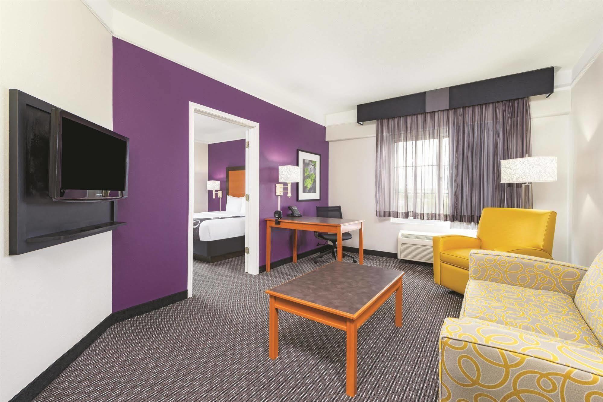 La Quinta By Wyndham Hartford Bradley Airport Hotell Windsor Locks Eksteriør bilde